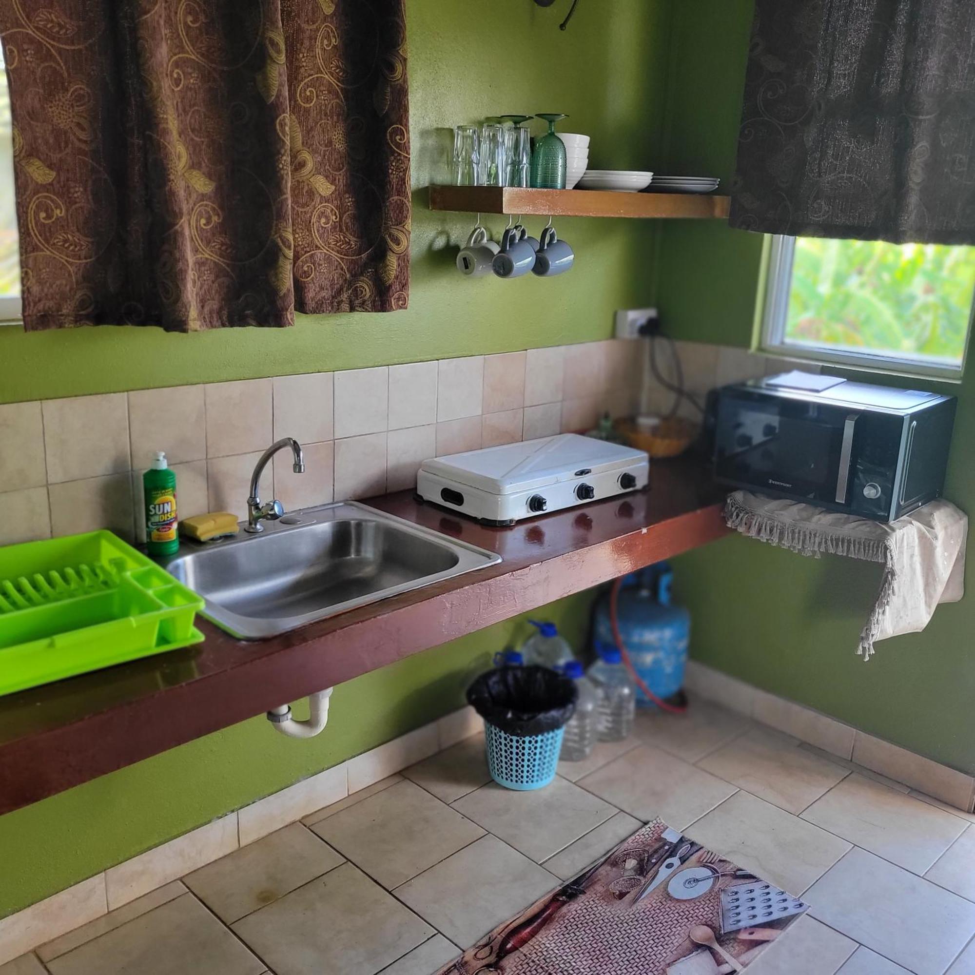 Jacoway Inn Calibishie Exteriér fotografie
