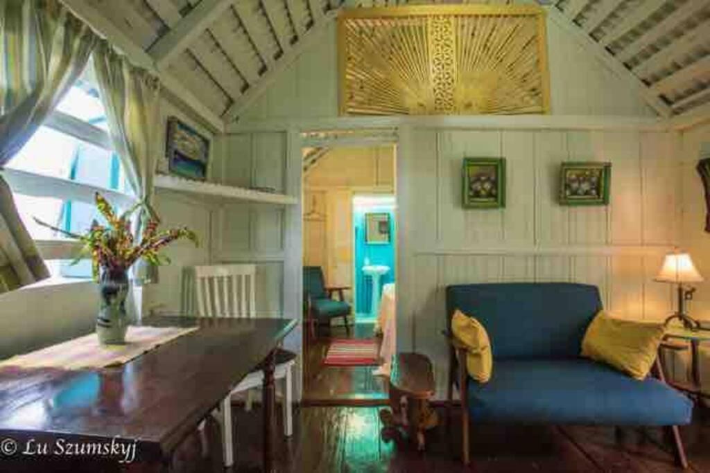 Jacoway Inn Calibishie Exteriér fotografie